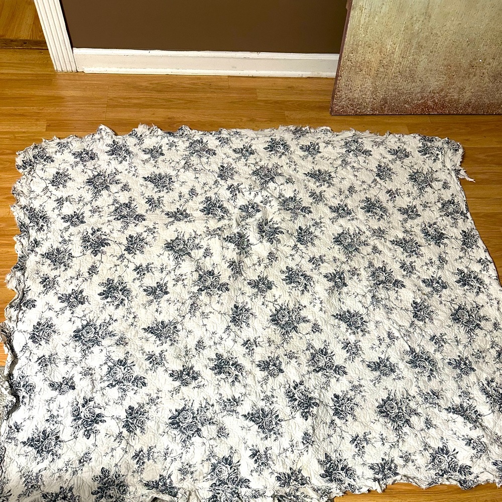 Beautiful throw and very well made